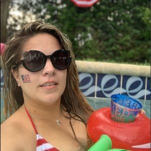 Meet your Posher, Rose marie